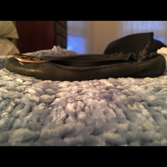 Tory Burch Reva Flats - Black/Gold - Size 10 - Picture 6 of 7